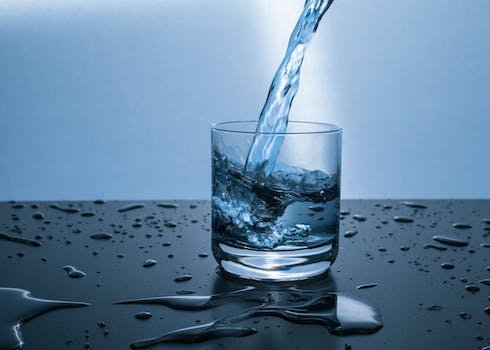 Comment nettoyer et entretenir une fontaine à eau en entreprise ?