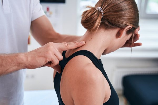 Devenir kinésiologue : étapes clés pour réussir votre carrière